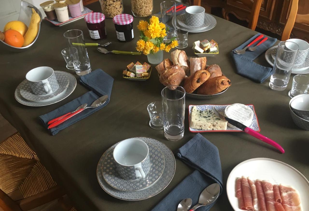 Les Roches Bleues Bed and Breakfast Uzerche Exteriör bild